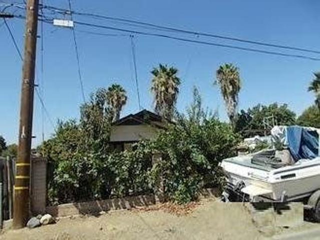 House for sale in Ivanhoe, Tulare County