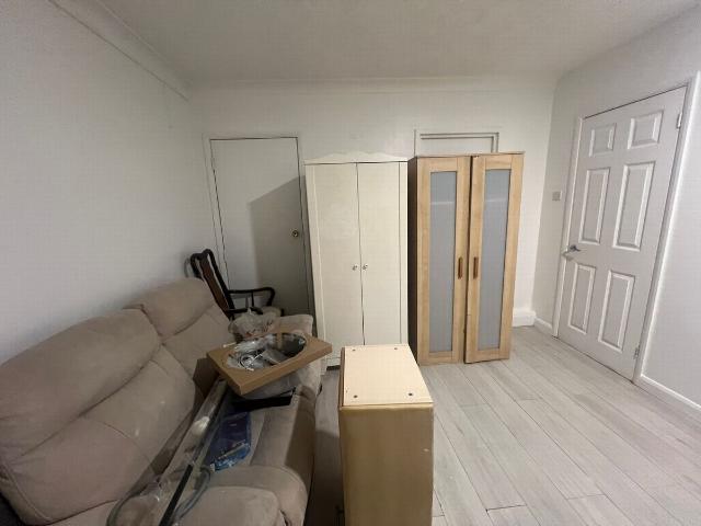 Room for rent in Hayes, Greater London