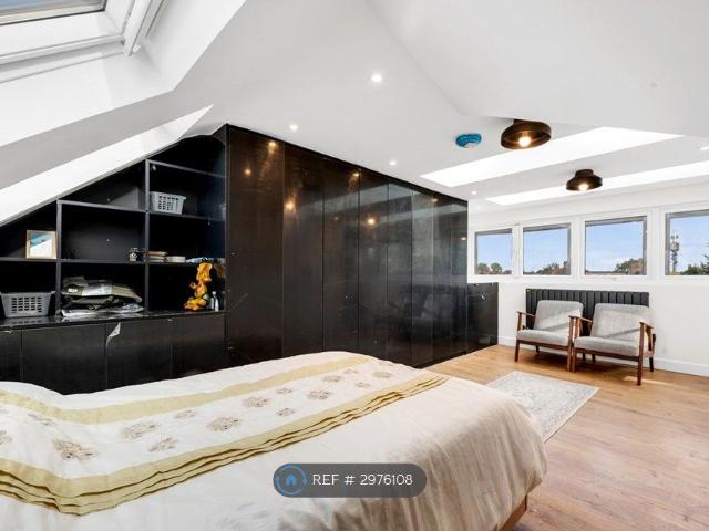 Apartment for rent in South Harrow, Greater London