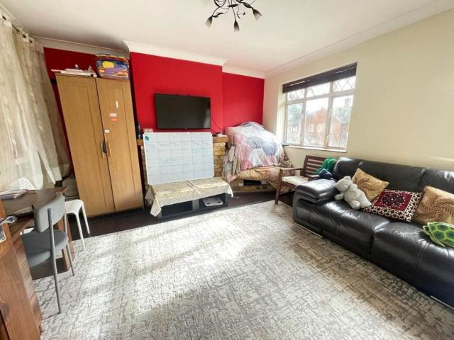 House for rent in Gould's Green, Greater London