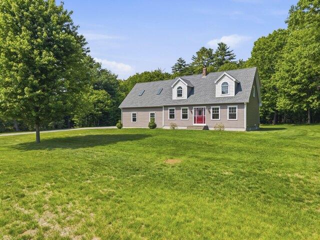 House for sale in Topsham, Sagadahoc County