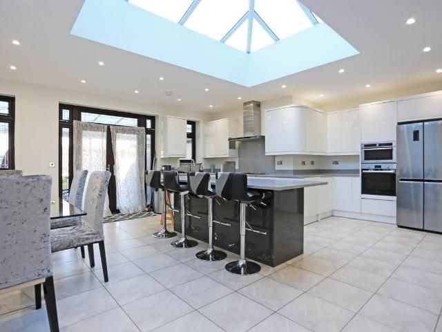 House for rent in Gants Hill, Greater London