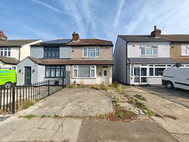 House for rent in London Borough of Havering, Greater London