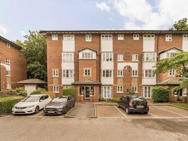 Apartment for rent in London Borough of Ealing, Greater London