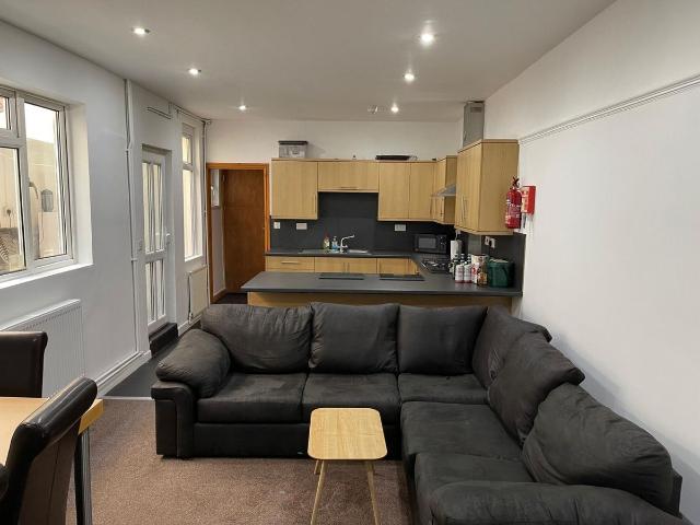 Apartment for rent in Nangreaves, Wales