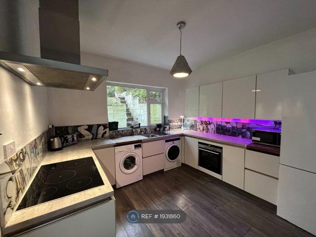 Room for rent in Nangreaves, Wales