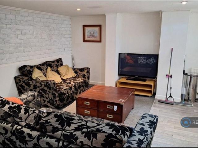 House for rent in Burley, West Yorkshire