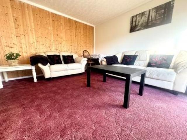 Room for rent in Hales Place, The Bridge