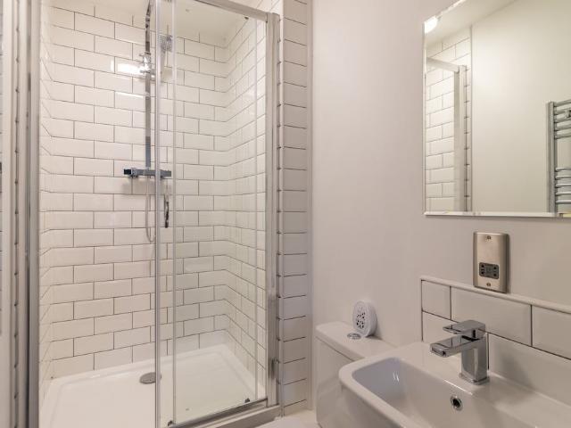 Room for rent in Broomhill, Chadsmoor