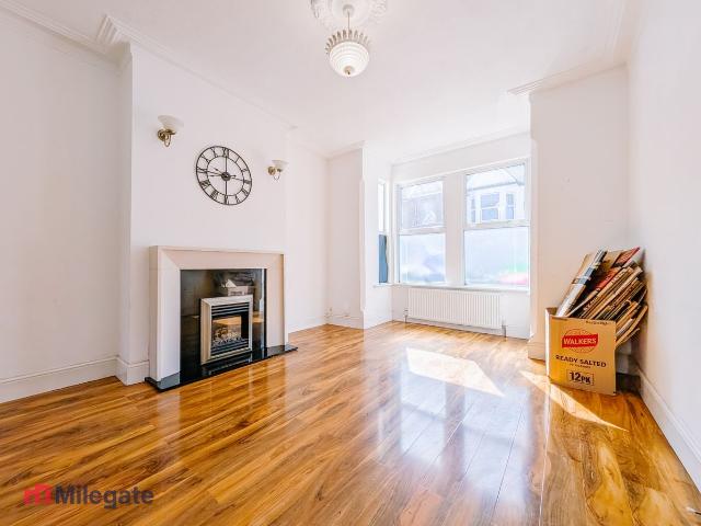 House for rent in Alton Barnes, Essex