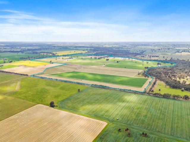 Cottage for sale in Mundoona, Victoria