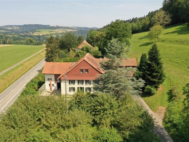 Bauernhaus kaufen in Vucherens, Waadt