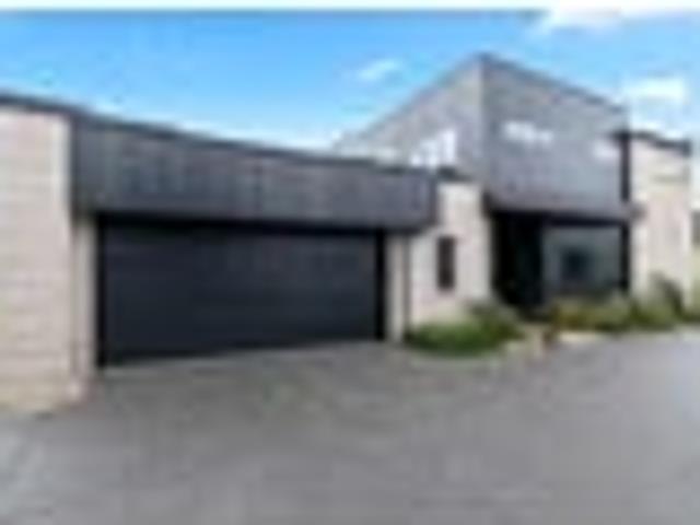 Townhouse for rent in Beerescourt, Hamilton City