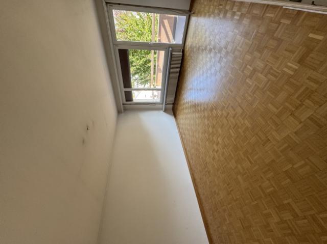 Wohnung mieten in Einigen, Zürich
