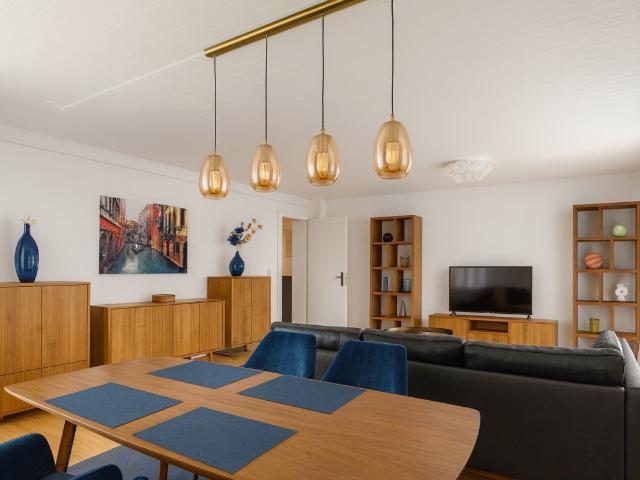 Wohnung mieten in Einigen, Zürich