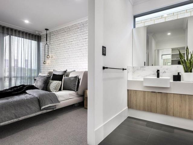 Cottage for sale in Hammond Park, Western Australia