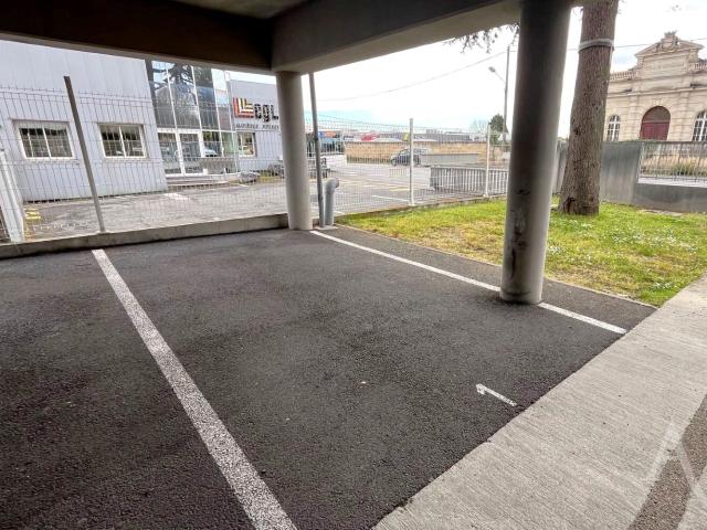 Garage vente à Bordeaux, Bègles