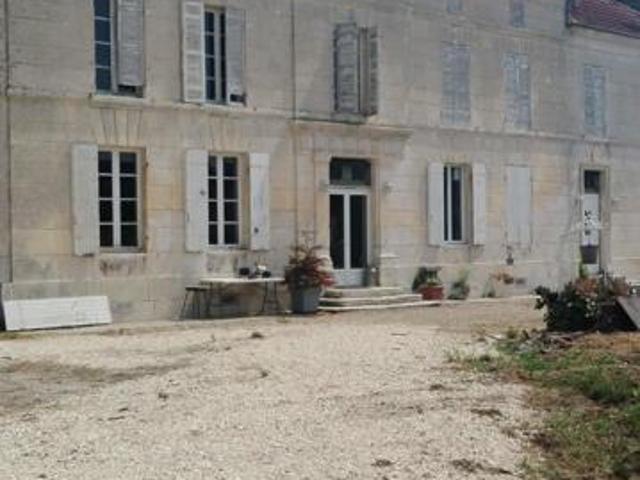 Maison vente à Saint-Jean-d'Angély, Blanzac-lès-matha