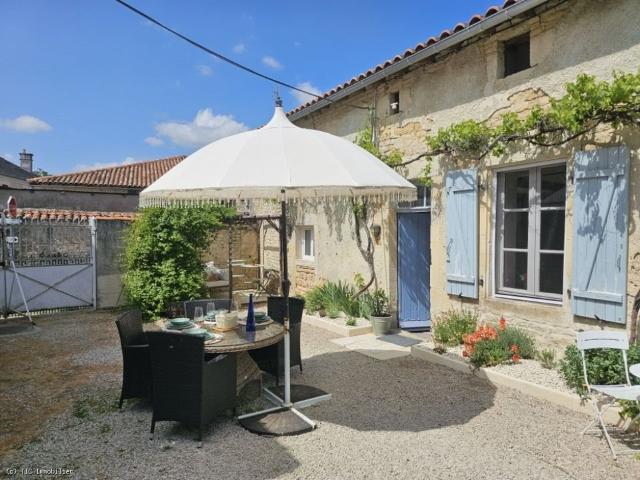 Maison vente à Confolens, Courcôme