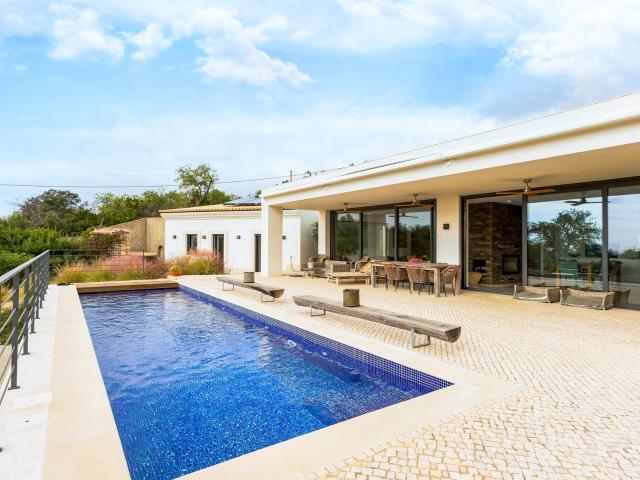 Vivenda venda em Lagoa de Momprolé, Loulé