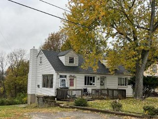 House for sale in Roselawn, Ohio