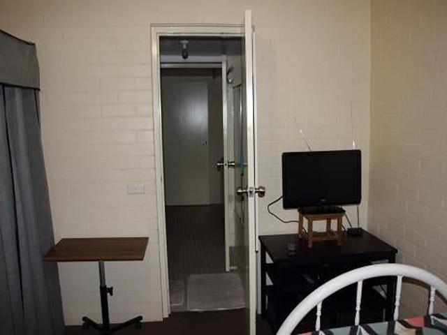 Room for rent in Parliamentary Triangle, South Canberra