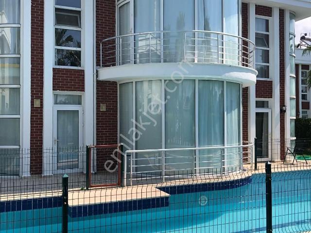 Serik içerisinde satılık Villa