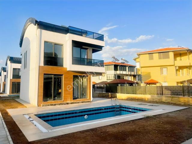 Kadriye Mahallesi, Serik içerisinde satılık Villa