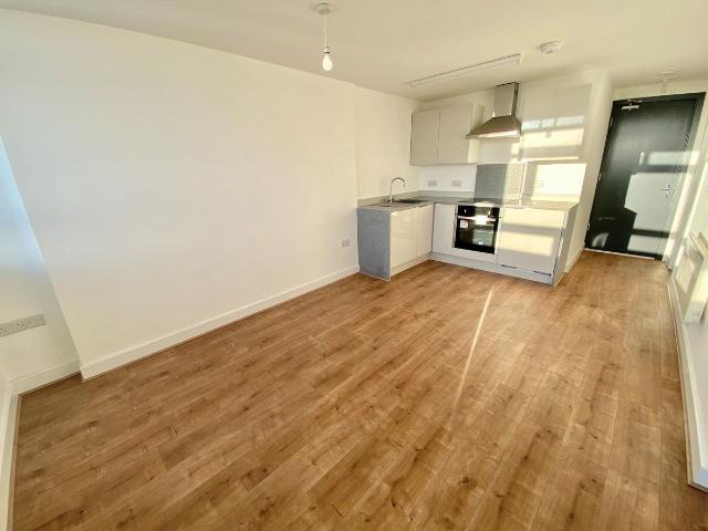 Studio for rent in Calderstones