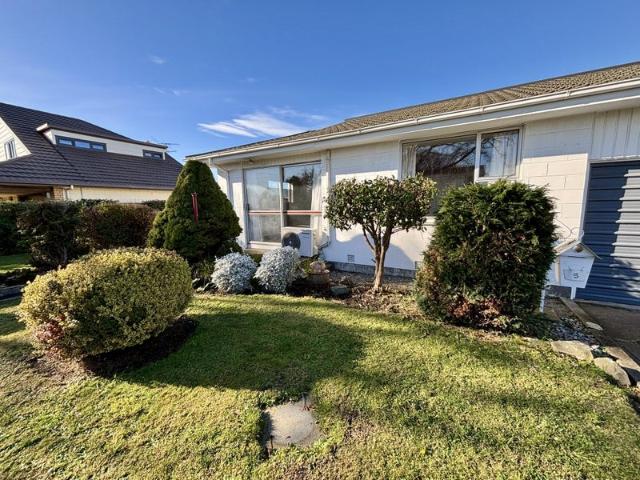 Apartment for rent in Chaslands, Canterbury