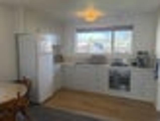 Apartment for rent in Chaslands, Canterbury