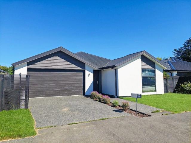 House for rent in Chaslands, Canterbury