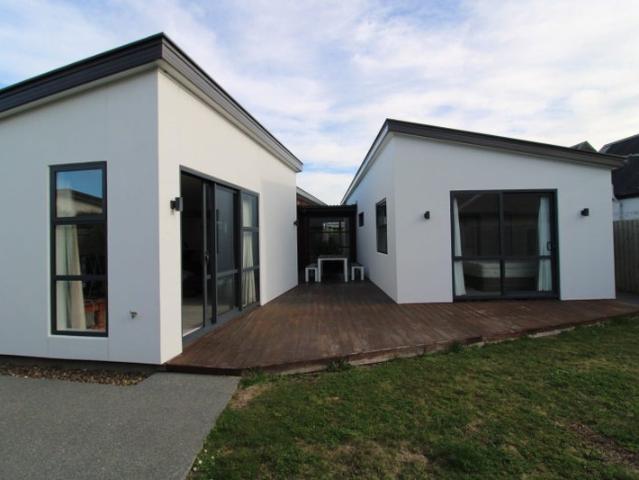 House for rent in Chaslands, Canterbury