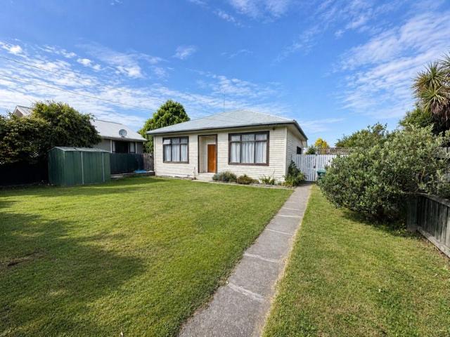 House for rent in Chaslands, Canterbury