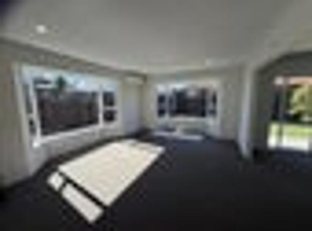 House for rent in Chaslands, Canterbury