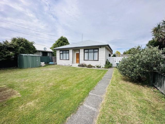 House for rent in Chaslands, Canterbury