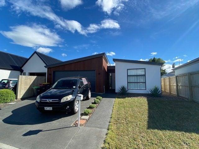 Apartment for rent in Chaslands, Canterbury