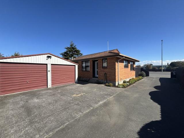 House for rent in Chaslands, Canterbury