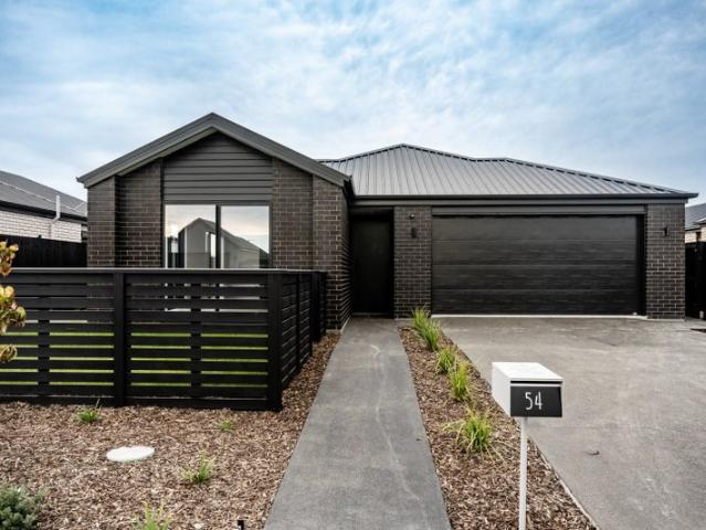 House for rent in Chaslands, Canterbury