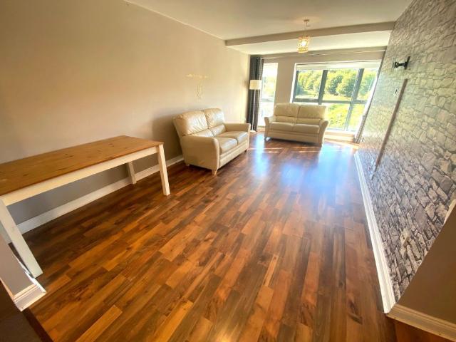 Apartment to rent in Bluebell, North Tipperary