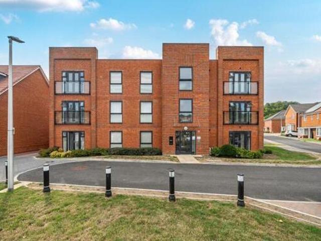 House for sale in Chatham Docks, Chatham