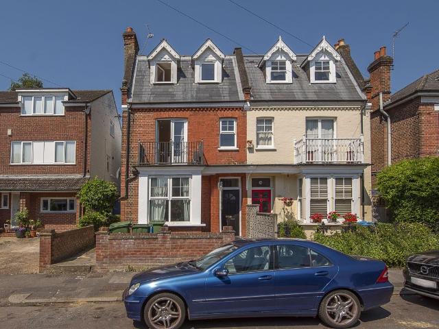 Apartment for rent in Hampton, Greater London