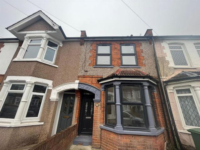House for rent in Holywell Estate, North Watford