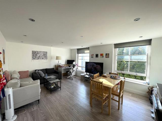 Apartment for rent in Maida Vale, Greater London