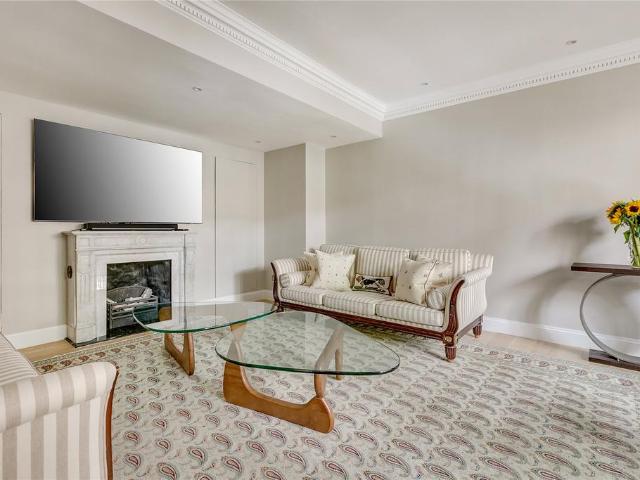 Apartment for rent in Belgravia, Greater London