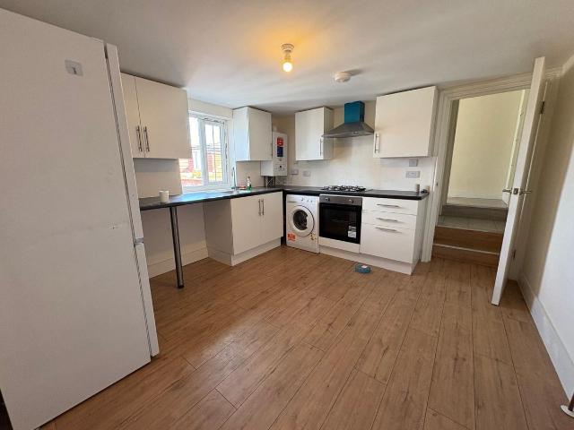 Apartment for rent in Gants Hill, Greater London