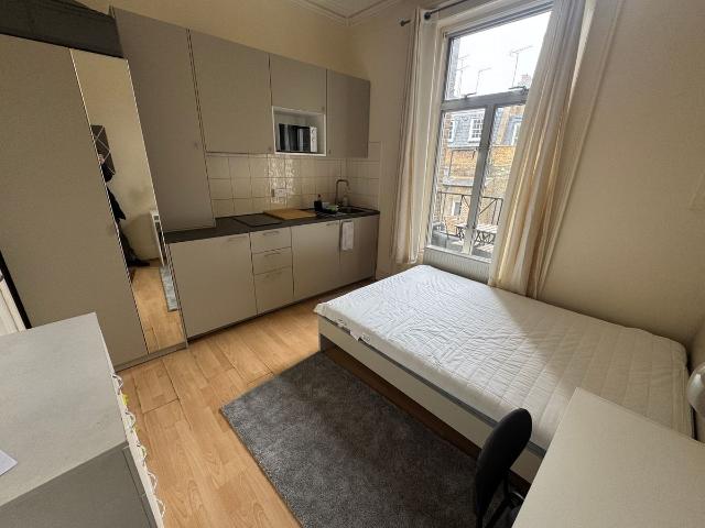 Studio for rent in Tachbrook Estate, Greater London
