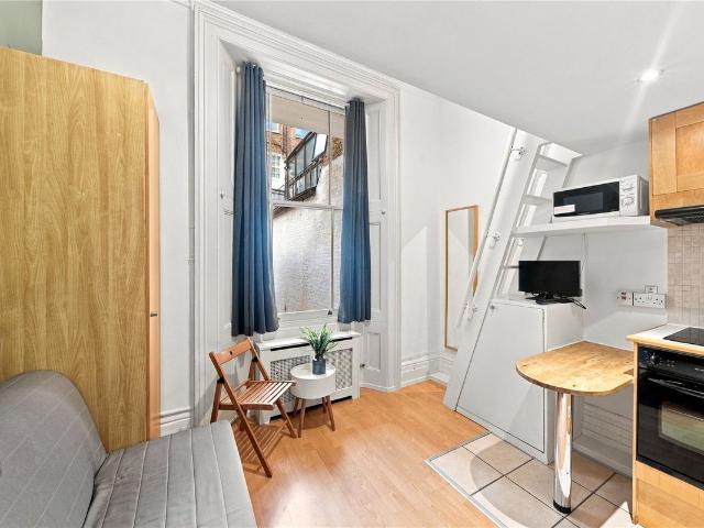 Studio for rent in Tachbrook Estate, Greater London
