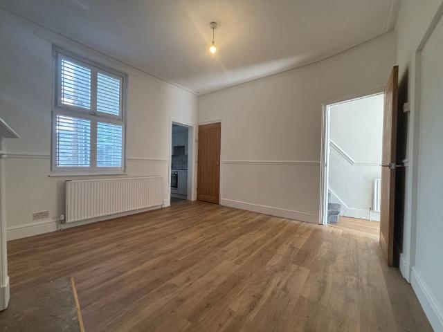House for rent in Calderstones