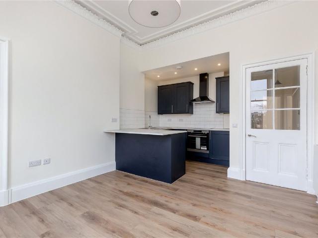 Apartment for rent in Comiston, Scotland